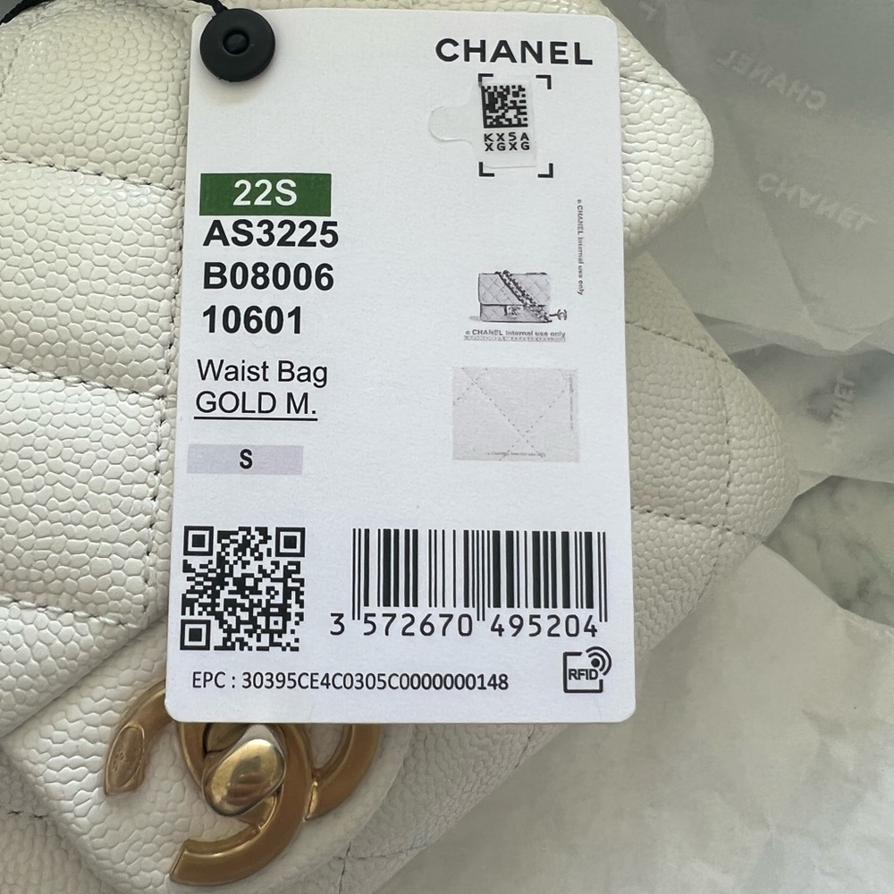 Chanel - Picture 6 of 6